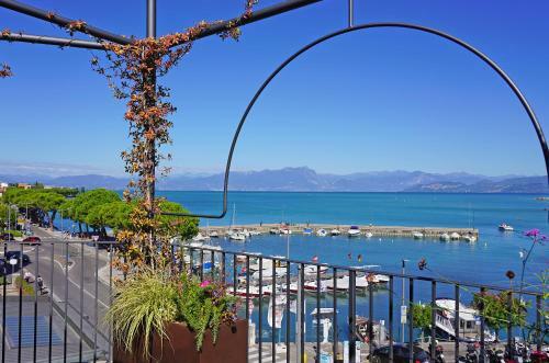 Hostal Riviera Carducci Rooms