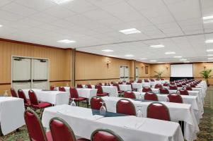 Hotel Embassy Suites Colorado Springs