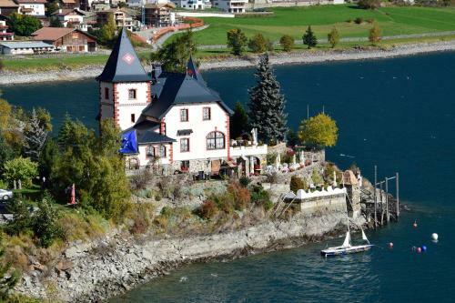 Hotel Schloesschen Am See