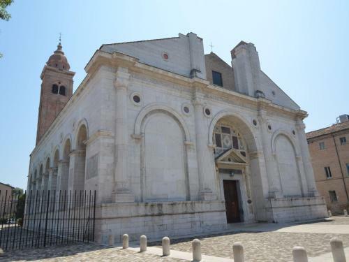 Historic Apartment In Saludecio With Swimming Pool