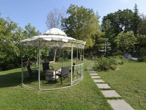 Historic Apartment In Saludecio With Swimming Pool