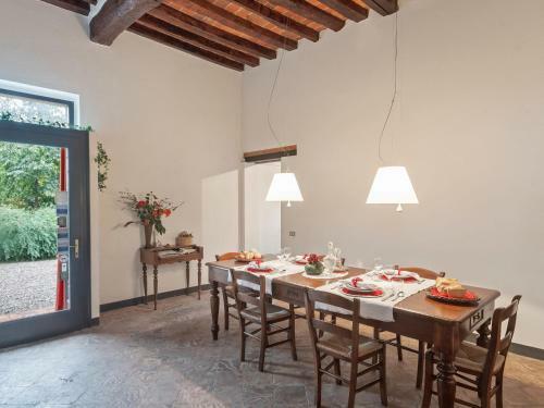 Cozy Villa In Stagno Lombardo With Private Garden