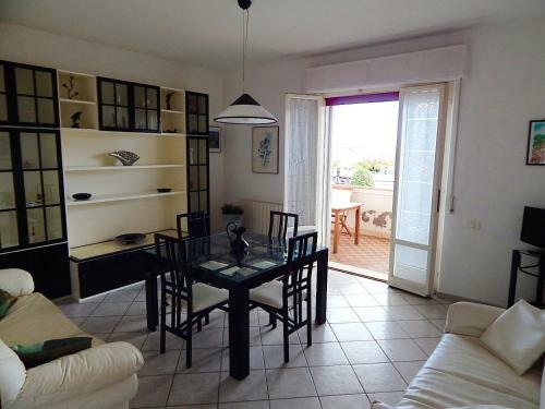 Apartamento M198 - Marcelli, Trilocale In Centro Fronte Mare
