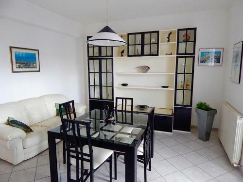 Apartamento M198 - Marcelli, Trilocale In Centro Fronte Mare