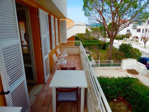 Apartamento M121 - Marcelli, Trilocale Con Terrazzo A 80mt Dal Mare