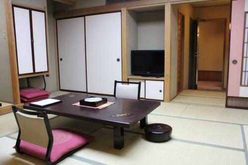 Yanagiya