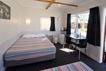 Te Anau Top 10 Holiday Park