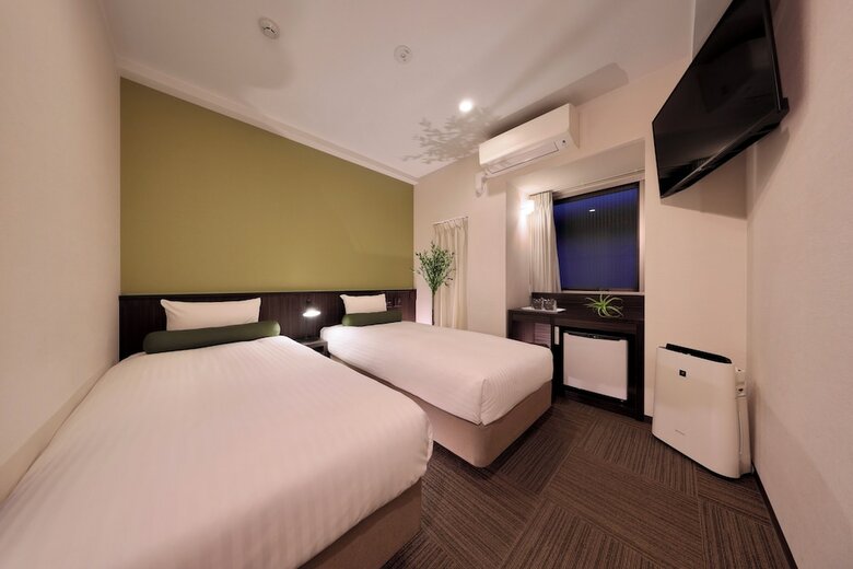 Nipponbashi Crystal Hotel