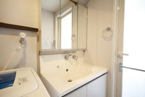 Yakuin Apartment 911