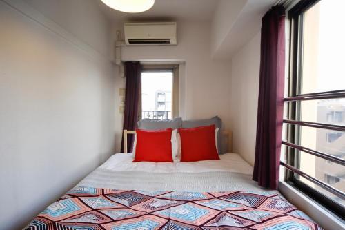 Yakuin Apartment 911