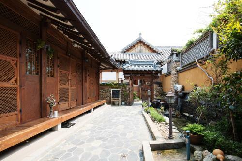 Hostal Dadeul Guesthouse