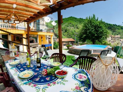Lavish Cottage In San Marcello Pistoiese With Pool