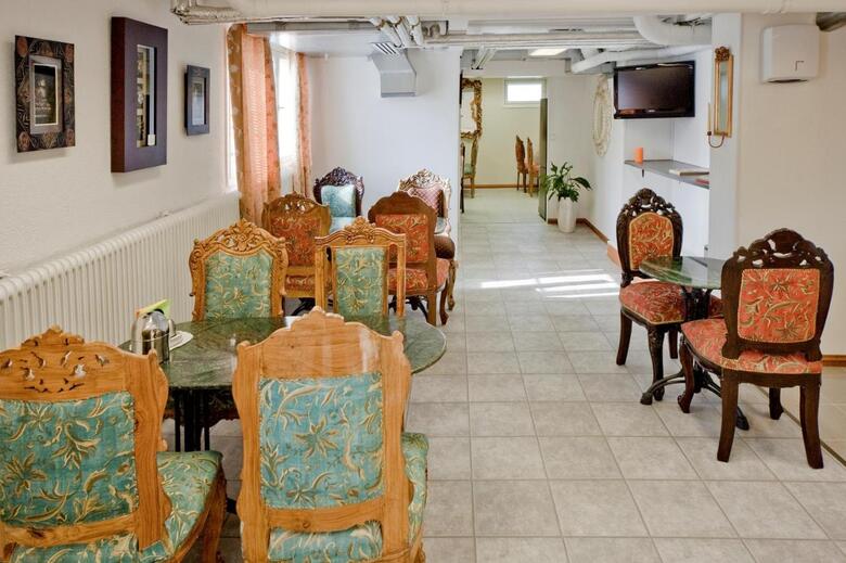 Mango Hotel