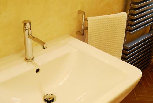 Battifolle-ruscello-poggiola Villa Sleeps 8 Pool