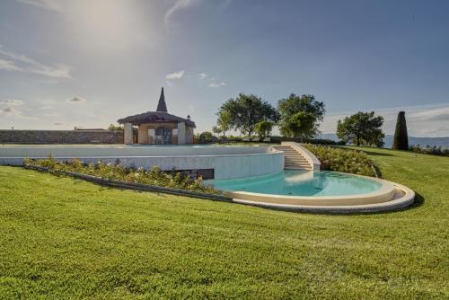 Battifolle-ruscello-poggiola Villa Sleeps 8 Pool