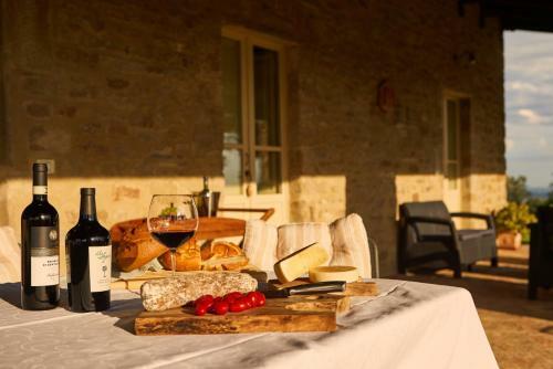 Battifolle-ruscello-poggiola Villa Sleeps 8 Pool