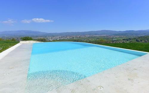 Battifolle-ruscello-poggiola Villa Sleeps 8 Pool