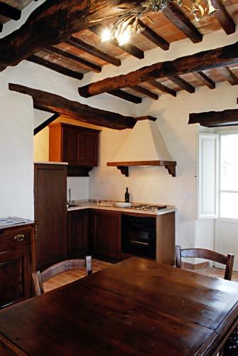 Battifolle-ruscello-poggiola Villa Sleeps 8 Pool