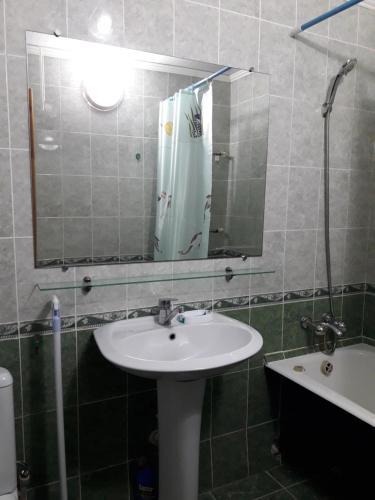 Apartment On 9-y Mikrorayon 25