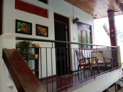 Hostal Budget Vacation Bungalow With Pool By Abha
