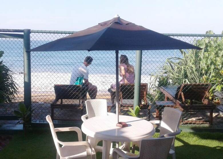 Hostal Randiya Beach Villa