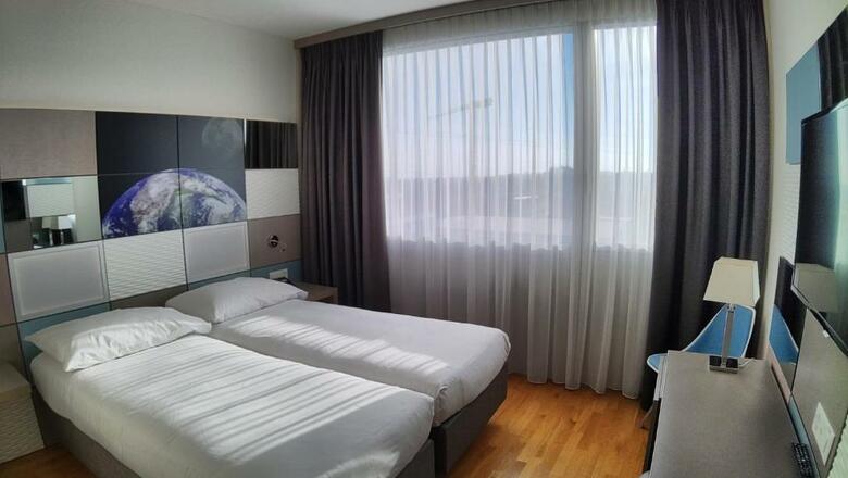 Discovery Hotel