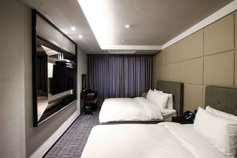 Golden Tulip Ever Yongin Hotel