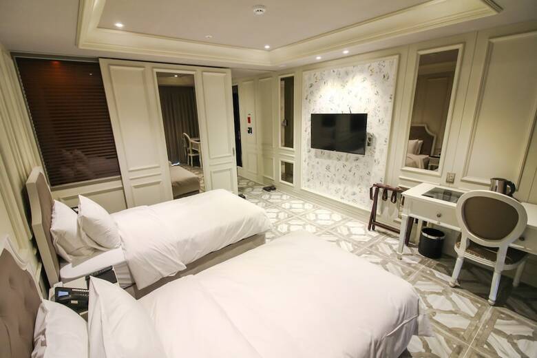 Golden Tulip Ever Yongin Hotel