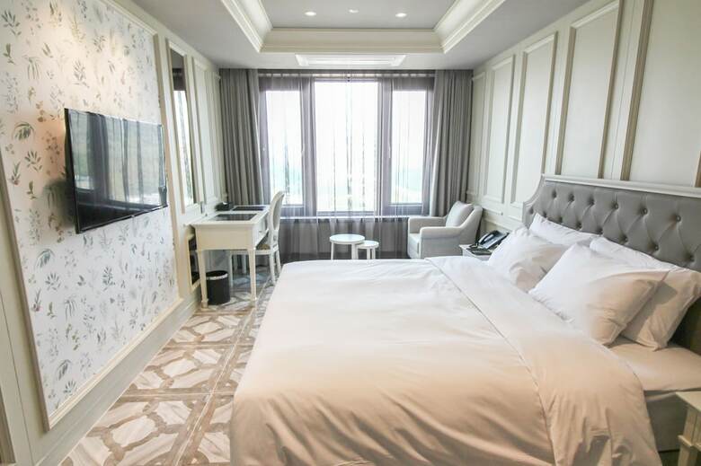 Golden Tulip Ever Yongin Hotel