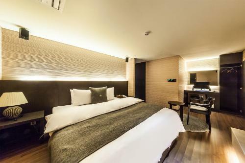 Jbis Hotel