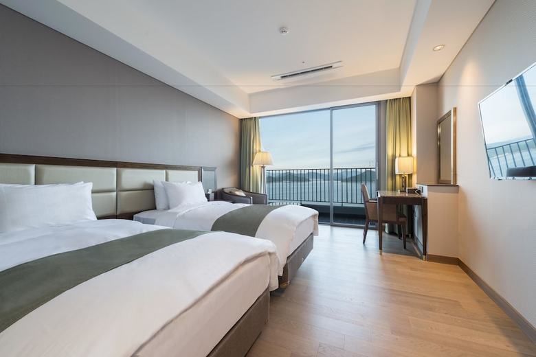 Stanford Hotel&resort Tongyeong