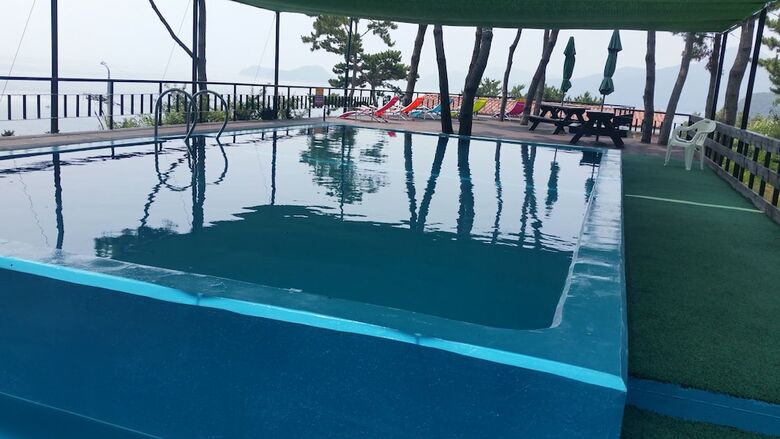 Tongyeong Beach Castle Hotel