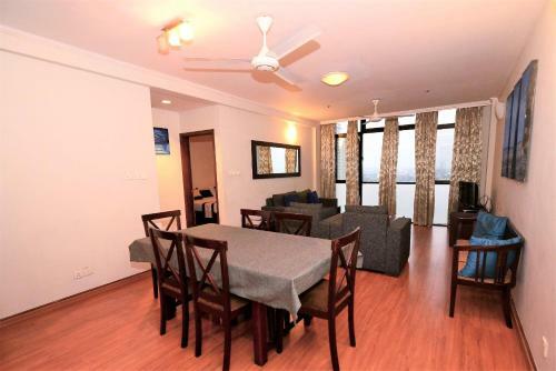 Royal Park 15th Floor 2 Br Luxury Apartment