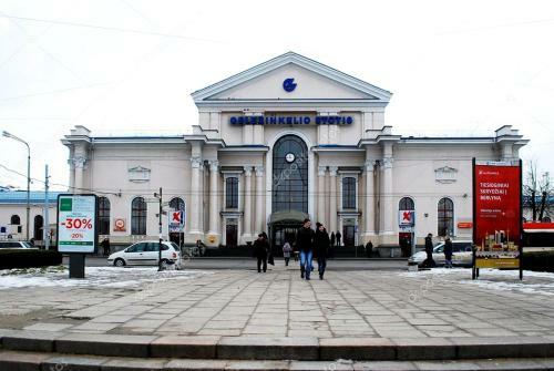 Kitty Apartment, Train Station 300m, Bus Station 200m