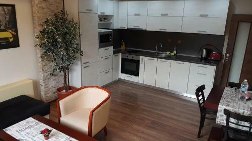 Yana Apartments