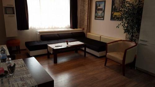 Yana Apartments