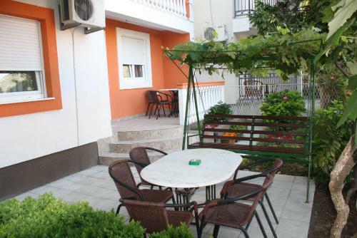 Apartments Brnjada Sutomore