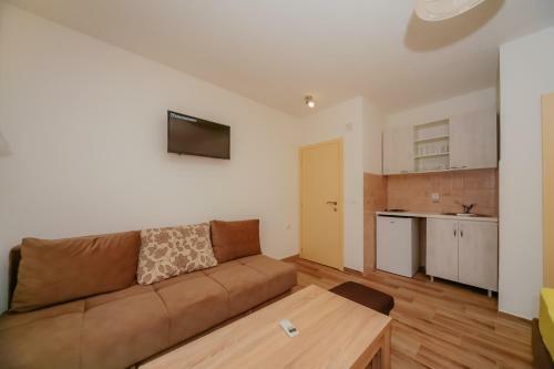 Apartments And Rooms Sole Mar