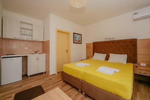 Apartments And Rooms Sole Mar