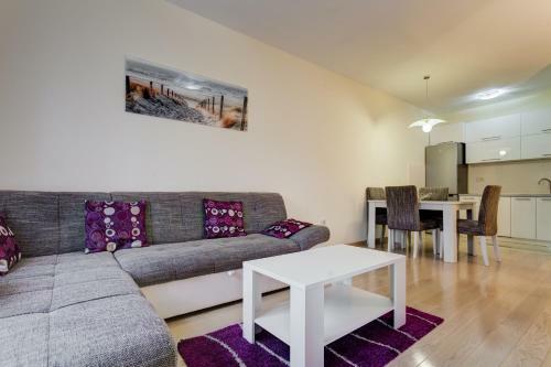 Tifany Apartments