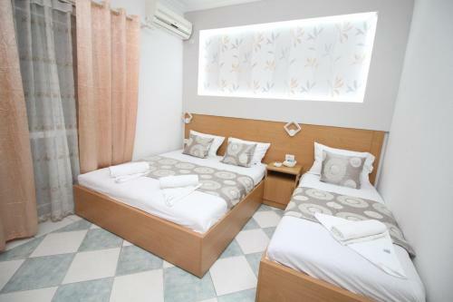 Hostal Apartments Cota Guesthouse