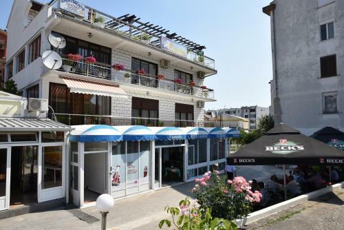 Hostal Guest House Evropa