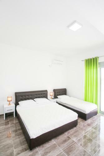 Zara Apartments