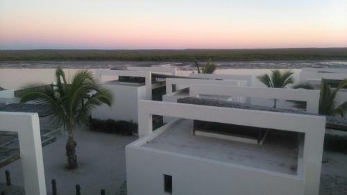 Hotel Mangrove Inn