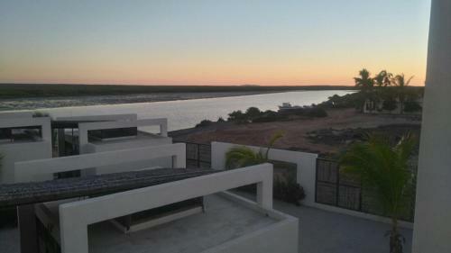 Hotel Mangrove Inn