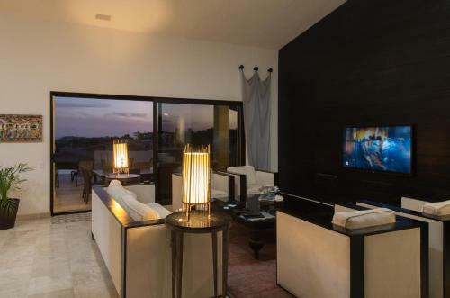 Family Vacation Villa - Fits 18, Villa Del Corazon