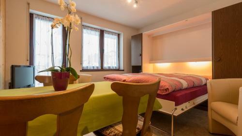 Apartments Orphelja