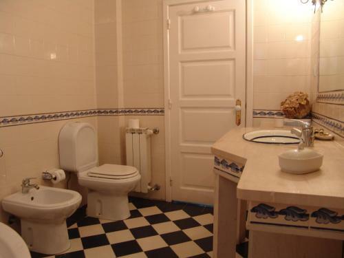 Hostal Casa Do Adro Da Igreja Turismo de Habita��o