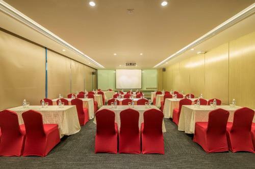 Jinhold Hotel & Serviced Apartment