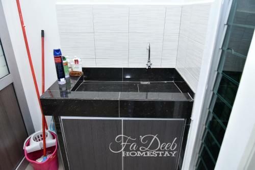 Fadeeb Homestay